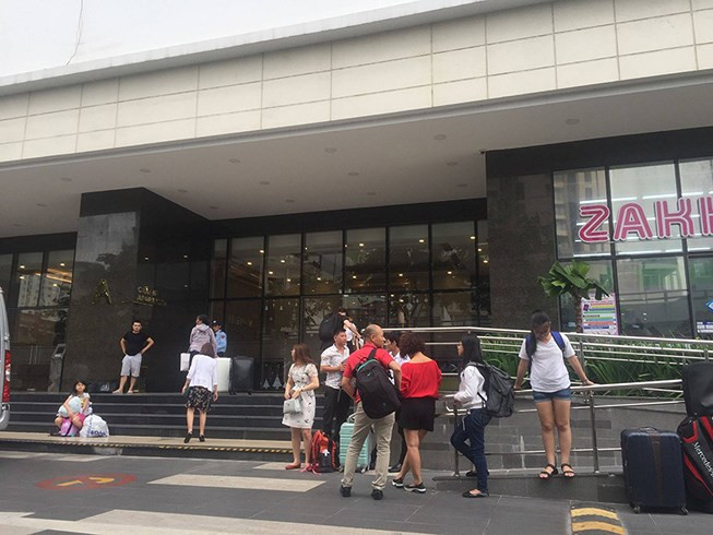 Bé 4 tuổi người nước ngoài rơi lầu ở chung cư Sài Gòn