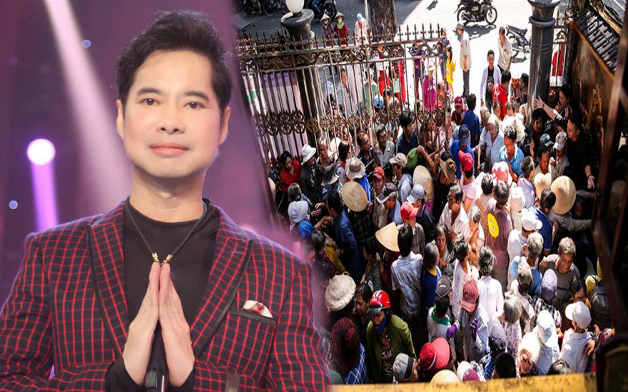 Hàng trăm người dân chen lấn trước cửa nhà Ngọc Sơn để được phát gạo và tiền