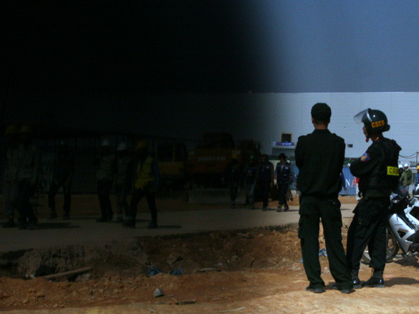 Chùm ảnh: Cảnh sát cơ động bảo vệ nhà máy Samsung