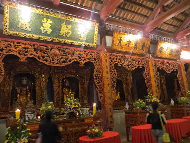 Chính điện Đền An Sinh 