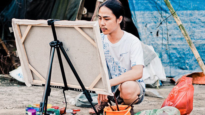 “Tôi học kiến trúc ra, nhưng giờ chỉ thích vẽ, vẽ về Hà Nội”