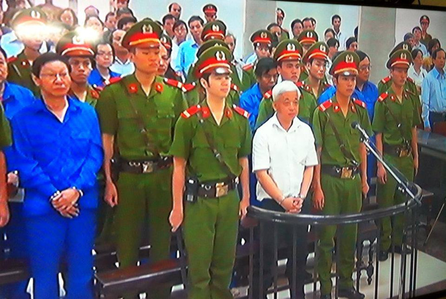 Bị cáo Nguyễn Đức Kiên và đồng phạm trước vành móng ngựa