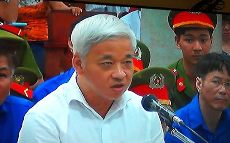 Bị cáo Nguyễn Đức Kiên tại tòa sáng 22/5. Ảnh: Bảo Thắng 