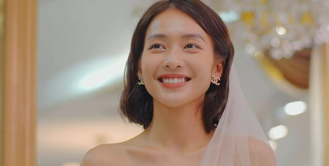 'Ẵm' nhiều vai chính, Khả Ngân vẫn chưa chói sáng, vì sao? 