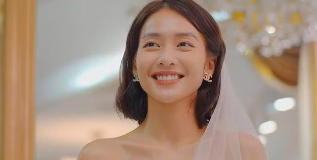 'Ẵm' nhiều vai chính, Khả Ngân vẫn chưa chói sáng, vì sao? 