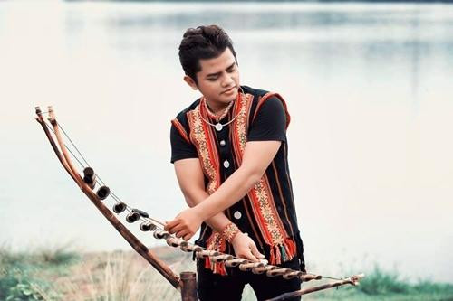 Ca sỹ Y Jang Tuyn mắc COVID-19, tình trạng nguy kịch 