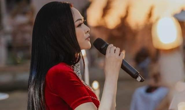 Danh ca Như Quỳnh tiết lộ 'Idol'