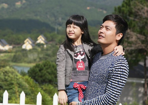  Phan Anh và con gái Bo đang tham gia chương trình Bố ơi! Mình đi đâu thế?. 