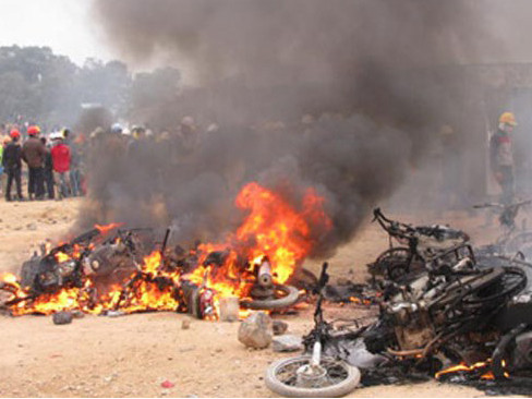 Chỉ vì chuyện nhỏ mà người ta ẩu đả, đốt phá 