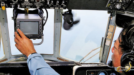 Công tác tìm kiếm máy bay mất tích đang được mở rộng