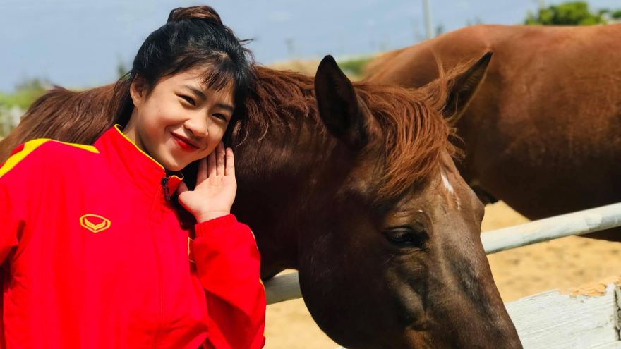 Hoa khôi tuyển nữ Việt Nam 'thả thính' cực đáng yêu ngày 14/2