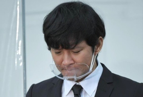 Tài tử Nhật Bản làm việc ở chợ cá sau bê bối tình dục chấn động 