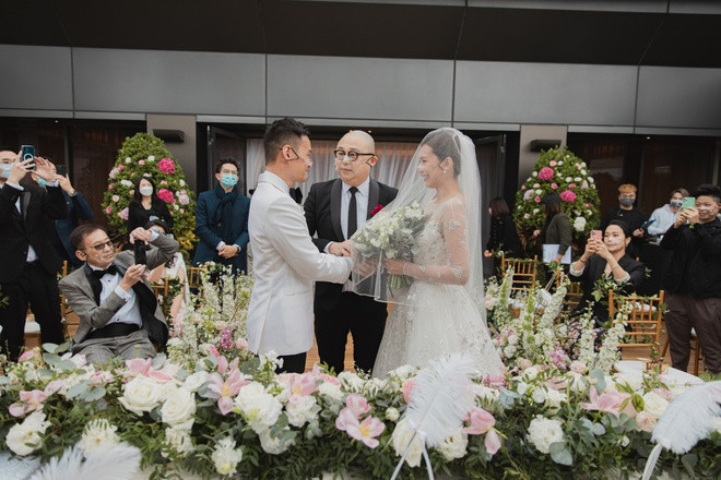 Hôn lễ đặc biệt của á hậu Hồng Kông thời COVID-19