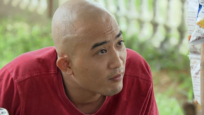 Phố trong làng tập 3: Trưởng công an xã từ chối phong bì, 'Chí Phèo' Doãn Quốc Đam lộ diện