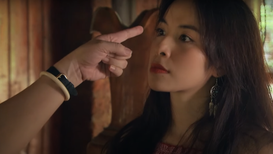 Phố trong làng tập 2: Nam (Anh Tuấn) vừa nhậm chức dính ngay vụ xô xát của Hoài (Trần Vân)