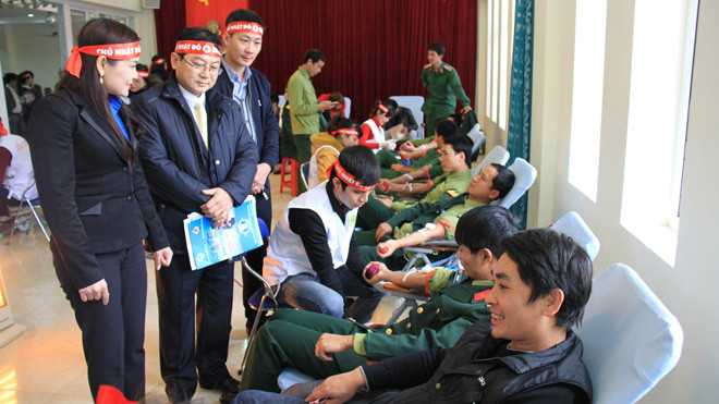 Tuổi trẻ Nam Định hưởng ứng Chủ Nhật Đỏ. Ảnh: Trường Phong