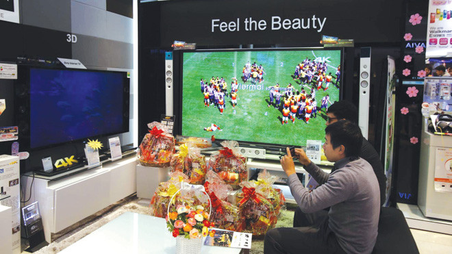 Tivi bằng giá căn hộ chung cư mãi vẫn chưa bán được. Ảnh: Như Ý