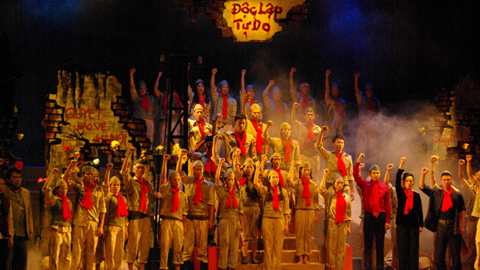 Cảnh trong “Những người con Hà Nội”. Ảnh: Sơn Tùng 