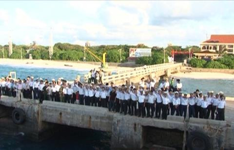 Cầu cảng đảo Trường Sa Lớn trong phim "Biển của người Việt"