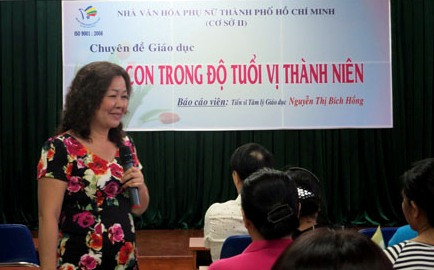 Theo Tiến sĩ Nguyễn Thị Bích Hồng, vị thành niên là độ tuổi "không còn trẻ thơ nhưng chưa trưởng thành", cha mẹ phải có kỹ năng riêng để dạy con trong giai đoạn này. 