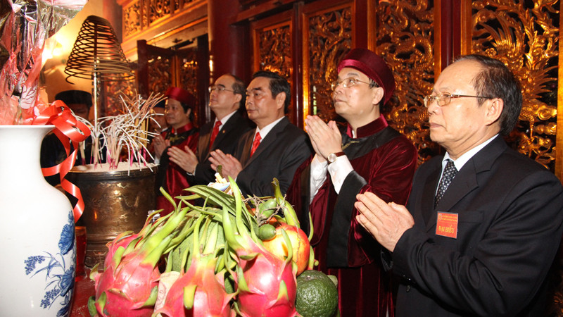 Lãnh đạo Đảng, Nhà nước thắp hương tưởng niệm các Vua Hùng sáng nay, 9/4 (tức 10/3 âm lịch)