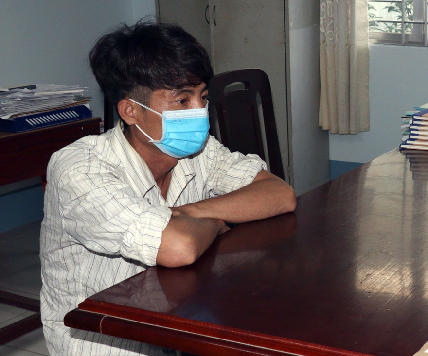 Thịnh tại cơ quan công an.