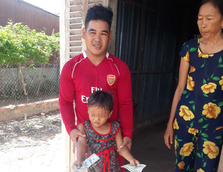 Bé N. đã xuất viện về nhà ở với cậu ruột.