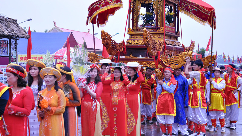 Chùm ảnh rước kiệu tại lễ hội Đền Hùng 