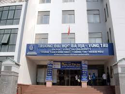 Thủ khoa đại học đầu tiên đạt 29,7 điểm