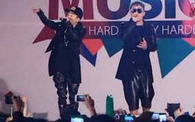 Yanbi và Mr.T hát tại Hải Phòng 