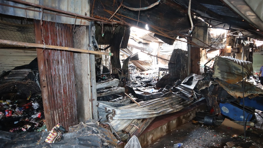 Cháy chợ Bình Long do đốt vàng mã?