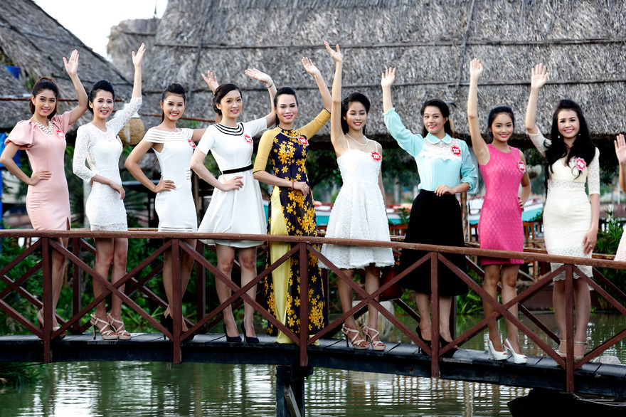 Các thí sinh Vòng Chung khảo Hoa hậu phía Nam tại Bạc Liêu. Ảnh: Hồng Vĩnh.