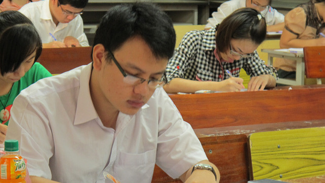 Thi tuyển sinh tại trường ĐH Sư phạm HN. Ảnh : Hồ Thu