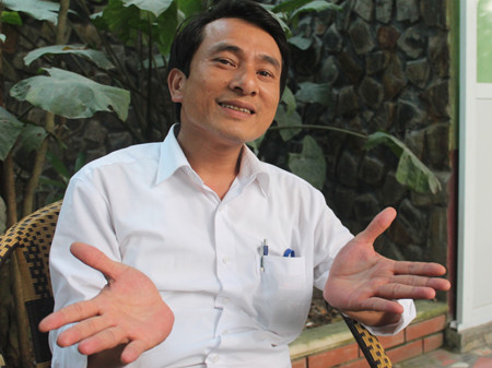  Thầy Trần Trung Hiếu - giáo viên bộ môn Lịch sử, Trường THPT chuyên Phan Bội Châu: "Tôi tôn trọng quyết định của học sinh nhưng vẫn thấy buồn và xót xa".