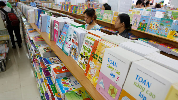 TS Lê Viết Khuyến: Bộ “buông” SGK, vai trò NXB GD cũng chấm dứt! Ảnh: hồng vĩnh