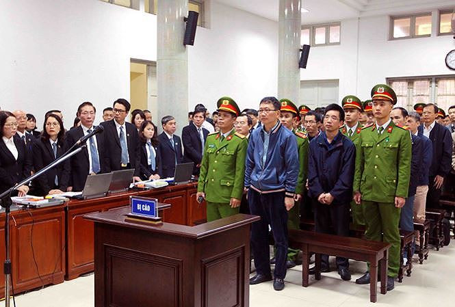 Quang cảnh phiên xét xử.