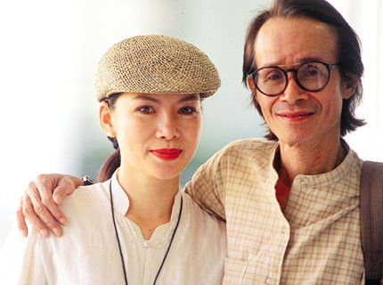 Cố nhạc sỹ Trịnh Công Sơn và em gái Trịnh Vĩnh Trinh.
