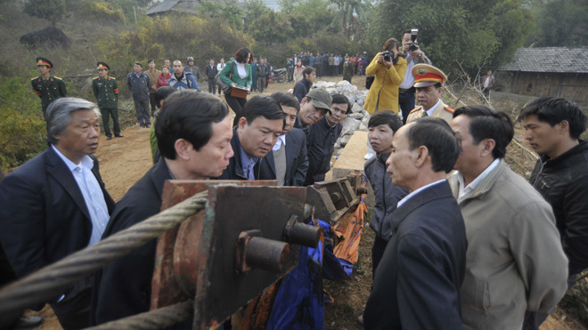 Cầu Chu Va 6 sập để lại nhiều hậu quả nghiêm trọng, nhưng vụ việc bị chậm xử lý bất thường. Ảnh: Hoàng Anh