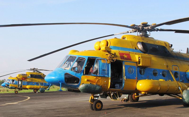 Trực thăng Không quân Việt Nam chuẩn bị xuất phát