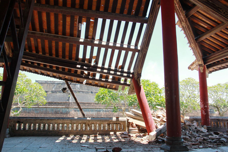 Ảnh: Một góc Phu Văn Lâu đổ sập 