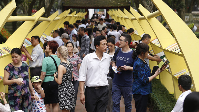 Ngày hội sách và văn hóa đọc 2014 tổ chức tại Văn Miếu Quốc Tử Giám Hà Nội. Ảnh: Ngọc Châu 