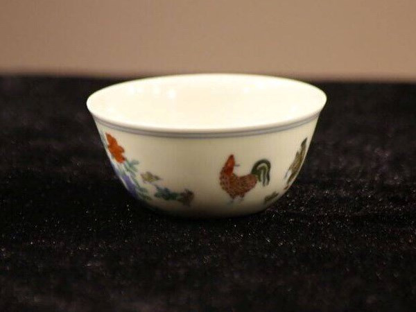 Chiếc ly cổ trị giá 36 triệu USD. (Nguồn: CCTVNews)