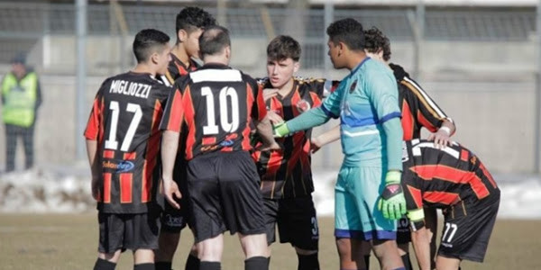 Đội bóng Ý tung đội hình 7 người đá giải chuyên nghiệp