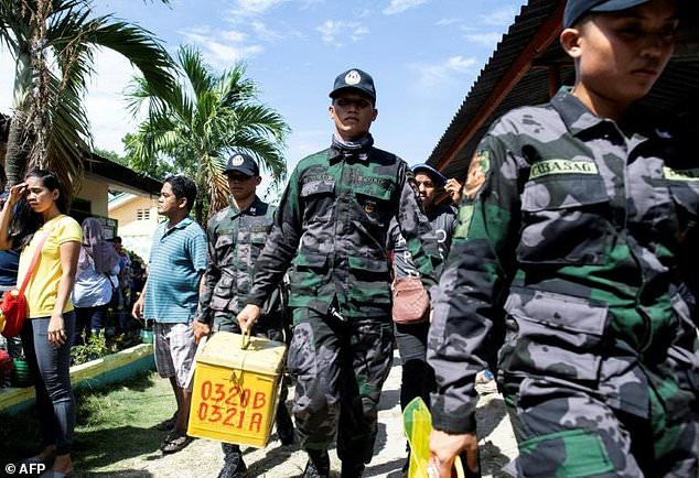 Lực lượng chức năng tại địa phương nhanh chóng có mặt tại hiện trường