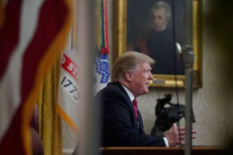 Ông Trump bị phe đối lập phản bác dữ dội, gay gắt