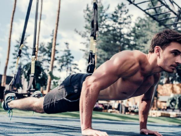 Ít ai ngờ, động tác thể dục chống đẩy tưởng như đơn giản, lại đem đến nhiều lợi ích cho sức khỏe, như ngăn ngừa các chứng bệnh tim mạch và cải thiện các cơ bắp, dáng người