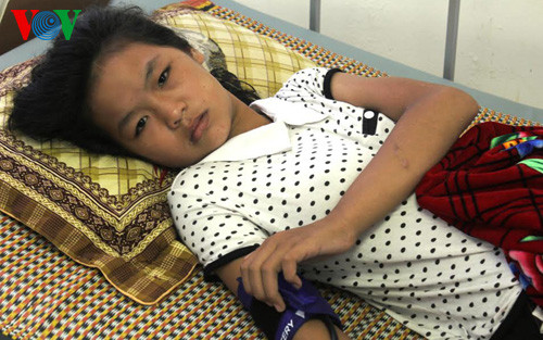 Em Võ Thị Ánh đang điều trị tại bệnh viện