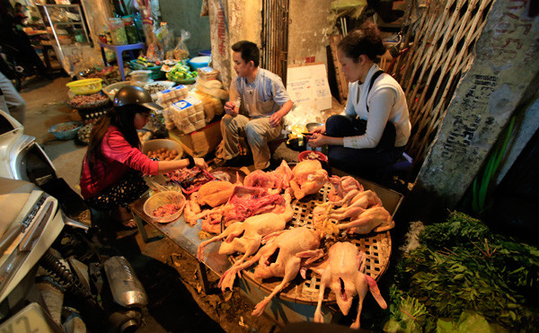 Theo đề xuất của Bộ trưởng NN&PTNT Cao Đức Phát, sẽ đặt máy soi thực phẩm bẩn tại các chợ đầu mối ở Hà Nội. ảnh: như ý