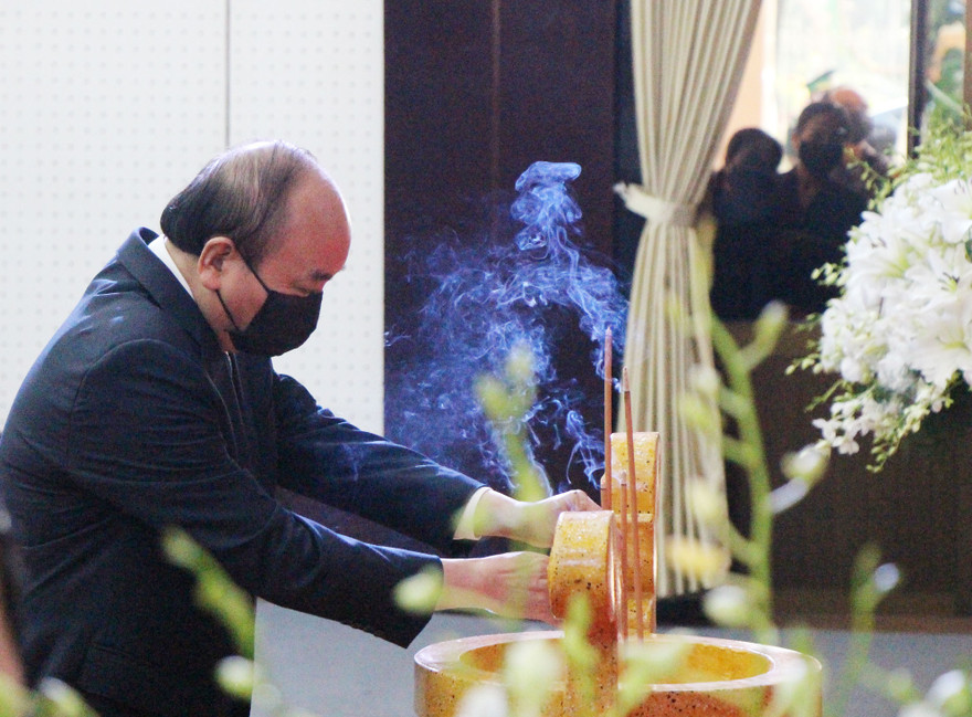 Xúc động dòng sổ tang tiễn biệt nguyên Phó Thủ tướng Trương Vĩnh Trọng