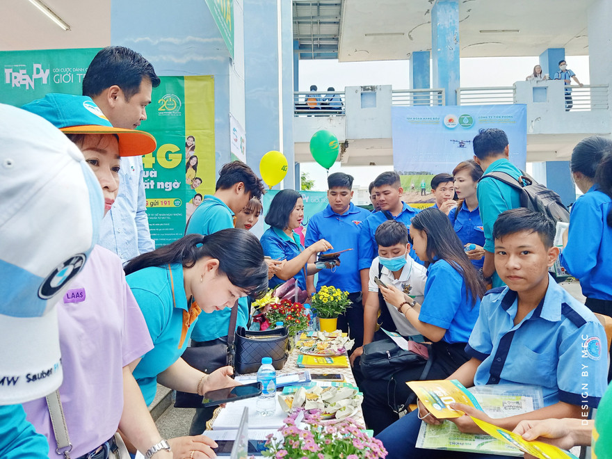 Sôi động ngày hội việc làm tại An Giang